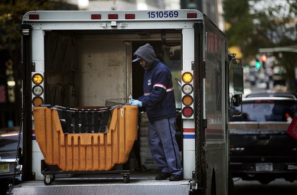 盛康配资 偷信贼增多 美国逮捕逾600人