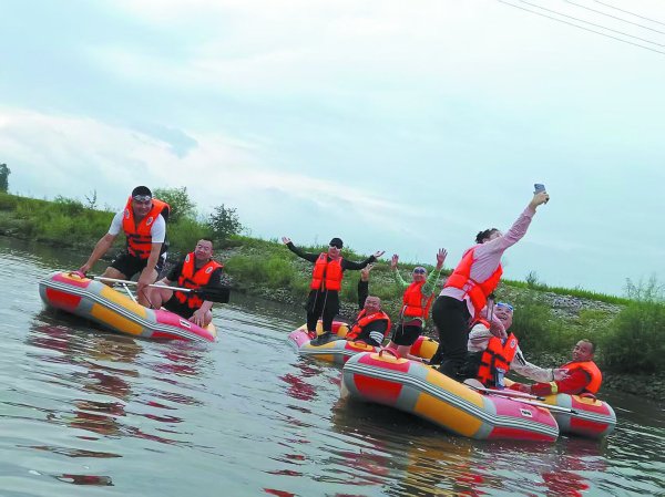 真牛所配资 黑龙江：“一城一漂”，人在画中游