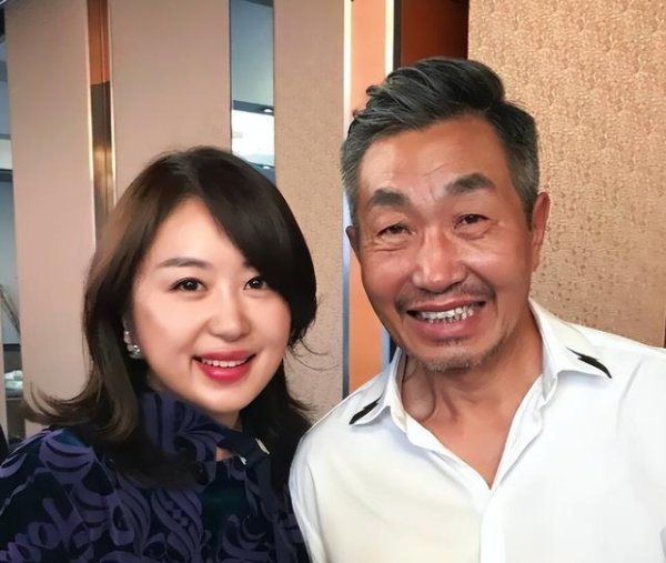 E策略平台 4岁与范小春相识的杜源，25岁结婚相守63年，如今依旧恩爱如初